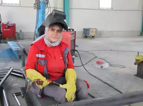 15 yaşında başladı, 30 yıldır vazgeçmedi! Erzurum’da kadın kaynakçı mesleğiyle fark yaratıyor