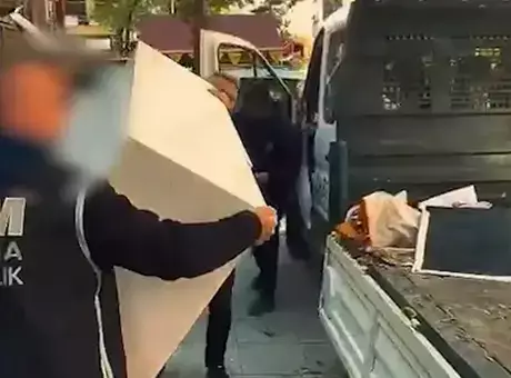 Ankara'da kaçak elektronik sigara ve tütün satan adrese baskın: 9 gözaltı