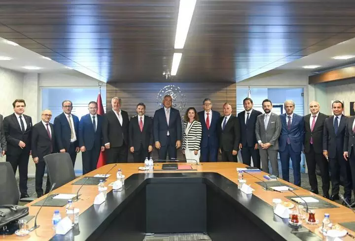 Bakan Ersoy, Hizmet İhracatçıları Birliği Yönetimini kabul etti