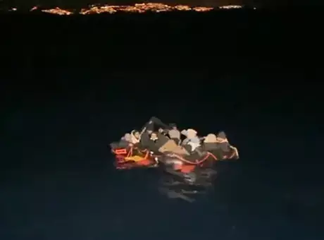 Bodrum açıklarında Yunanistan tarafından geri itilen 36 kaçak göçmen kurtarıldı