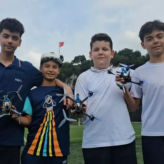 Gençlik ve Spor Bakanlığı'nın desteklediği 96 çocuk dron pilotu olmaya hazırlanıyor