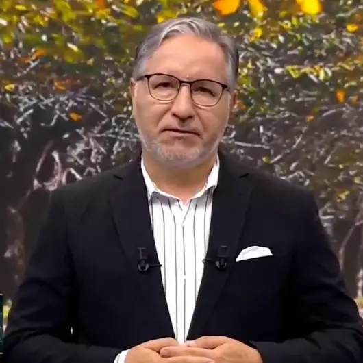 Kardeşinin ölüm haberini canlı yayında alan Mustafa Karataş'ın metaneti dikkat çekti