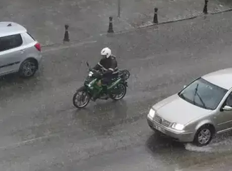 Kocaeli'de olumsuz hava koşulları nedeniyle motosikletlerin trafiğe çıkışı 2 gün yasaklandı