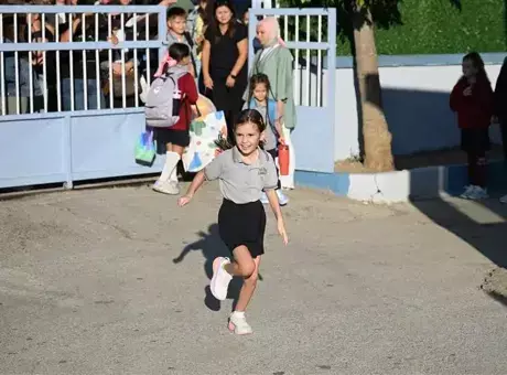 Okullarda ilk zil çaldı! 17 milyon öğrenci yeniden sınıflarda: Eğitimde yeni değişiklikler
