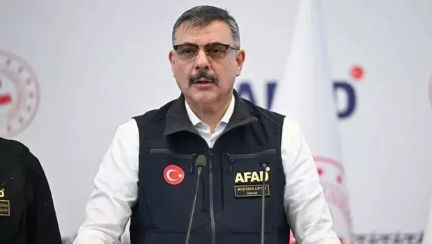 Son dakika... İstanbul'da sel felaketi! Bakan Çiftçi'nden önemli uyarı: Elektrik hatlarından uzak durun