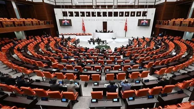Suça sürüklenen çocuklar için düzenlemeleri de içeren kanun teklifi TBMM’den geçti