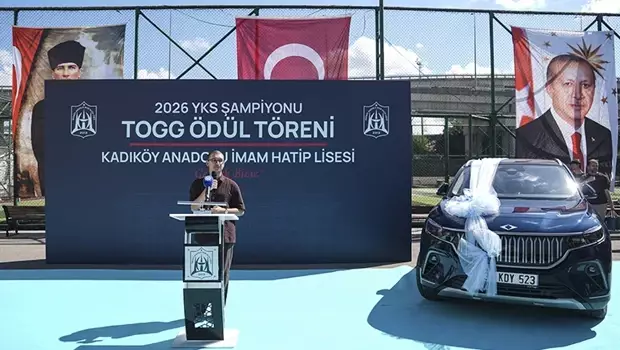 YKS derecesi Togg getirdi: Kadıköy Anadolu İmam Hatip Lisesi'nden mezununa dev ödül!